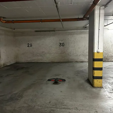 Exclusive With Private Garden 公寓 *